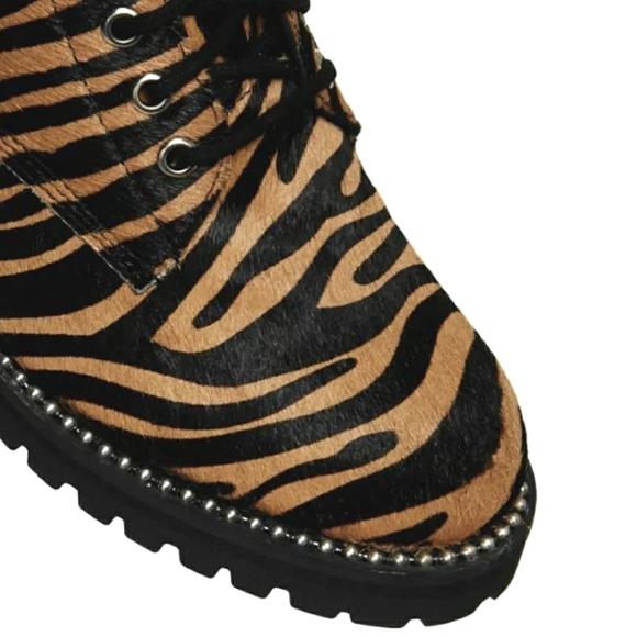 New Aqua Women's Jax Studded Tiger Print Hiker Boots Bloomingdale Exclusive 5.5 - Picture 5 of 7